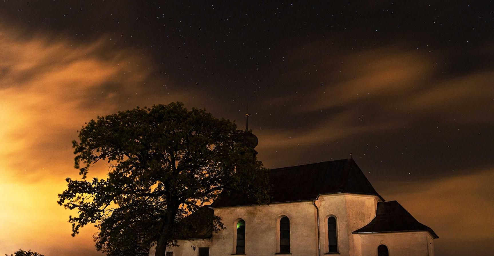 物联卡买卖：丹唇直播app详情下载教程